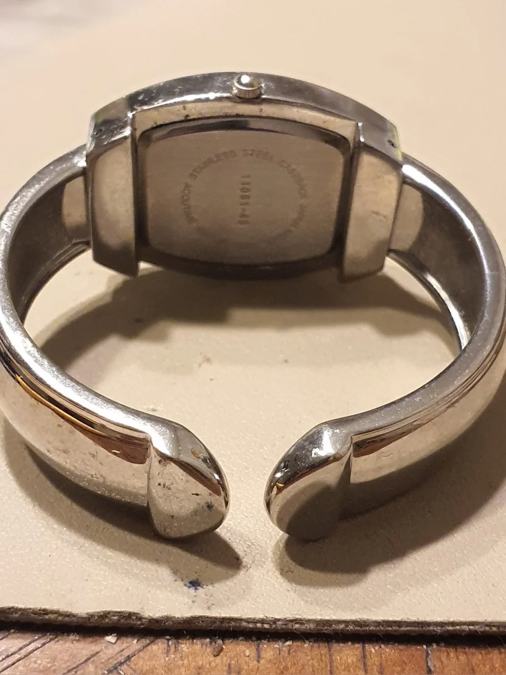 🦋10/$20🦋 Vivani Silver/White Stainless Steel Women's Cuff Watch